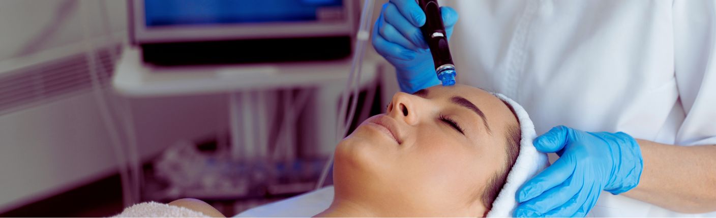 Hidrofacial Marbella paciente recibiendo tratamiento